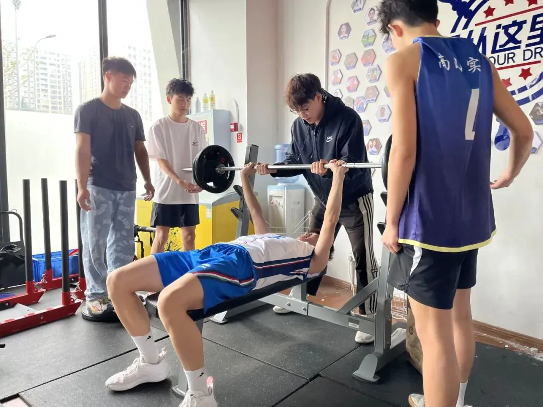哪里有介绍篮球助理教练职责的文章_1